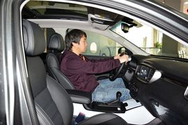 2015款起亚索兰托L 2.4GDI汽油4WD精英版7座