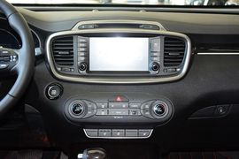 2015款起亚索兰托L 2.4GDI汽油4WD精英版7座