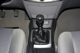 2011款北京现代新悦动 1.6L手动舒适型