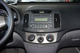 2011款北京现代新悦动 1.6L手动舒适型