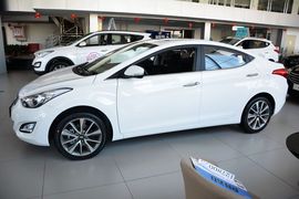 2015款现代朗动1.6L自动领先型