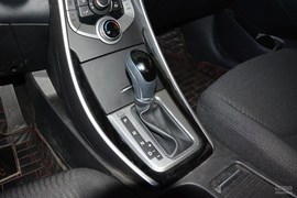 2015款现代朗动1.6L自动领先型