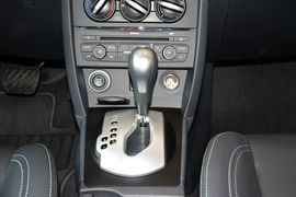 2015款雷诺科雷傲2.0L两驱标准版