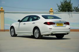 2015款英菲尼迪Q70L 2.5L豪华版