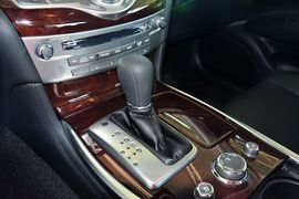 2015款英菲尼迪Q70L 2.5L豪华版