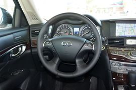 2015款英菲尼迪Q70L 2.5L豪华版