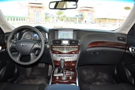 2015款英菲尼迪Q70L 2.5L豪华版