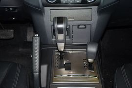 2015款三菱帕杰罗3.0L精英版 国IV