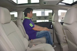 后排空间