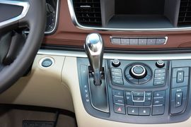 2015款别克GL8 2.4L豪华商务尊享版