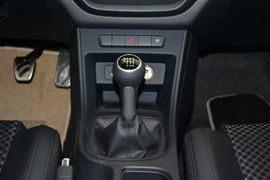 2015款名爵锐行1.4TGI手动精英版