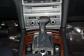2015款奥迪Q7 35TFSI进取型