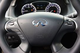 2014款英菲尼迪QX60 2.5L Hybrid两驱卓越版