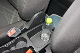 2013款福特嘉年华三厢1.5L手动风尚型