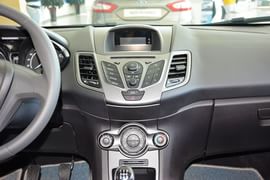 2013款福特嘉年华三厢1.5L手动风尚型