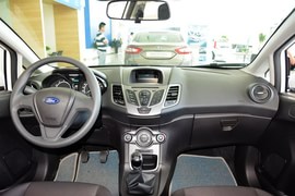 2013款福特嘉年华三厢1.5L手动风尚型