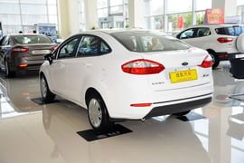 2013款福特嘉年华三厢1.5L手动风尚型