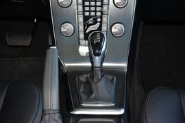 2015款沃尔沃V40 1.6T智逸版
