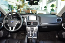 2015款沃尔沃V40 1.6T智逸版