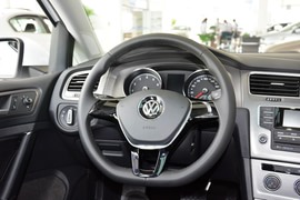 2015款大众高尔夫1.6L手动时尚型