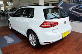 2015款大众高尔夫1.6L手动时尚型