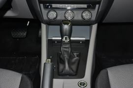 2015款斯柯达明锐1.6L自动逸俊版