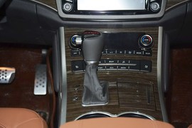 2015款哈弗H8 2.0T两驱豪华型
