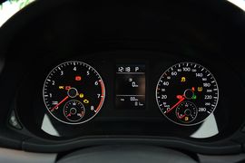 2014款大众帕萨特1.8TSI DSG御尊导航版