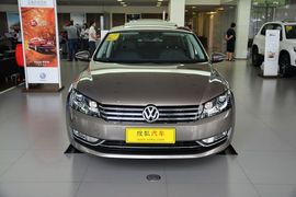 2014款大众帕萨特1.8TSI DSG御尊导航版