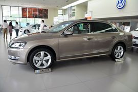 2014款大众帕萨特1.8TSI DSG御尊导航版