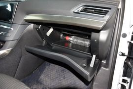 2014款标致408 1.8L自动豪华版