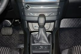 2014款标致408 1.8L自动豪华版