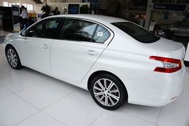 2014款标致408 1.8L自动豪华版