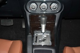 2013款三菱风迪思1.8L自动旗舰型 国IV
