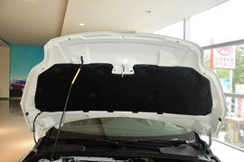 2012款福特福克斯三厢1.6L手动风尚型