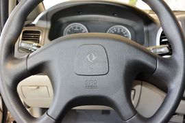 2015款东风风行菱智M3 1.6L 7座舒适型