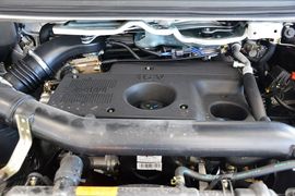 2015款东风风行菱智M5 Q3 2.0L 7座长轴豪华型