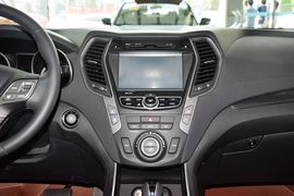 2015款现代全新胜达2.4L自动四驱智能型