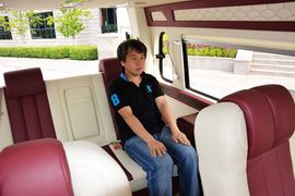 2015款福田图雅诺2.8T长轴商旅版