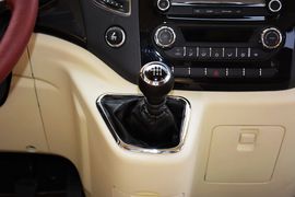 2015款福田图雅诺2.8T长轴商旅版