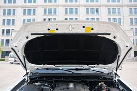 2015款福田萨瓦纳2.8T四驱柴油豪华版5座