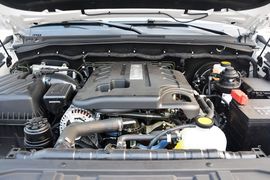 2015款福田萨瓦纳2.8T四驱柴油豪华版5座