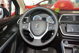 2014款铃木锋驭1.6 CVT尊贵型