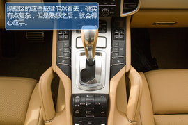2015保时捷 Cayenne Turbo试驾实拍