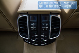 2015保时捷 Cayenne Turbo试驾实拍