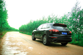 2015保时捷 Cayenne Turbo试驾实拍