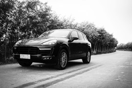 2015保时捷 Cayenne Turbo试驾实拍