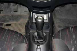 2015款长安奔奔1.4L手动天窗版