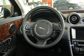 2015款捷豹XJL 3.0 SC 四驱全景商务版