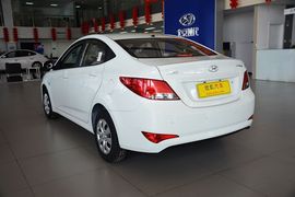 2014款现代瑞纳三厢1.4L手动智能型GLS